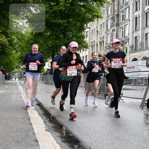 14.06.2026 - REWE Women's Run J. Mangold http://msf.ph/oto/9752299 14.06.2026 10:06:56 Ziel 10006, 10007, 10008, 10009, 10117, 10467, 10888, 10949, 11015, 11084, 11127, 11161, 11192 meine-sportfotos.de