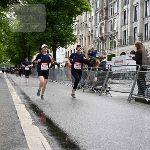 14.06.2026 - REWE Women's Run J. Mangold http://msf.ph/oto/9752320 14.06.2026 10:07:06 Ziel 10113, 10508, 11252 meine-sportfotos.de