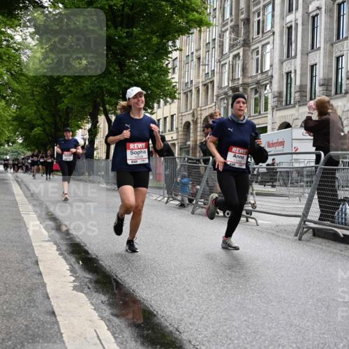 14.06.2026 - REWE Women's Run J. Mangold http://msf.ph/oto/9752326 14.06.2026 10:07:06 Ziel 10113, 10508, 11252 meine-sportfotos.de
