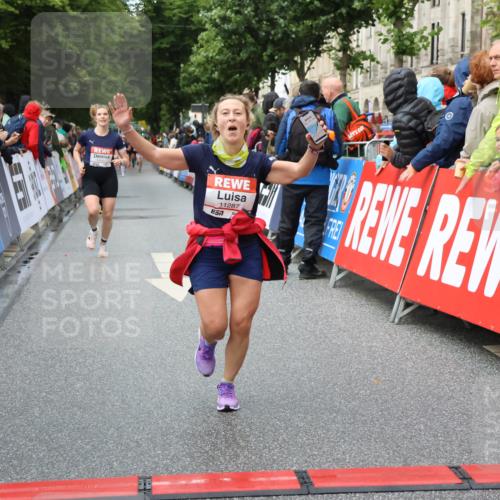 14.06.2026 - REWE Women's Run Strokosch-Dieckow http://msf.ph/oto/9752338 14.06.2026 09:49:45 Ziel 10102, 10650, 11287 meine-sportfotos.de