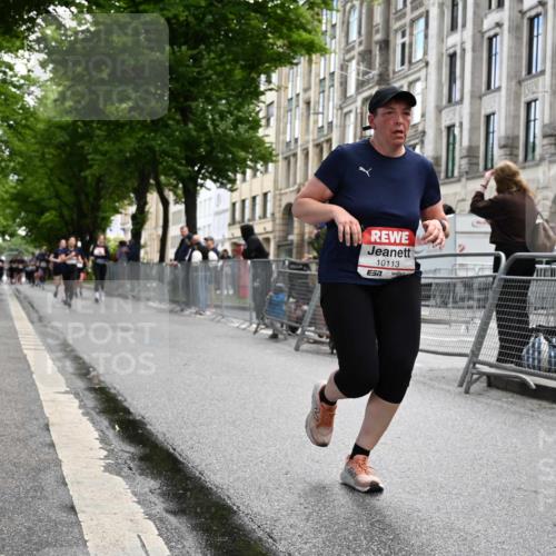 14.06.2026 - REWE Women's Run J. Mangold http://msf.ph/oto/9752344 14.06.2026 10:07:11 Ziel 10113, 10508, 11252 meine-sportfotos.de