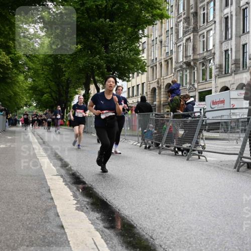 14.06.2026 - REWE Women's Run J. Mangold http://msf.ph/oto/9752346 14.06.2026 10:07:17 Ziel 10861, 10924, 10965, 11077 meine-sportfotos.de