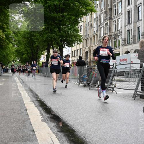 14.06.2026 - REWE Women's Run J. Mangold http://msf.ph/oto/9752361 14.06.2026 10:07:18 Ziel 10861, 10924, 10965, 11077 meine-sportfotos.de