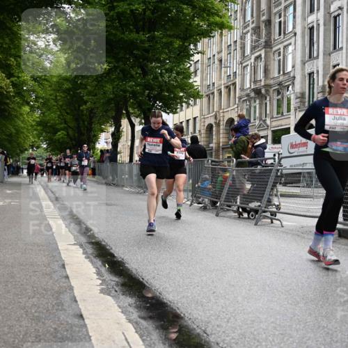 14.06.2026 - REWE Women's Run J. Mangold http://msf.ph/oto/9752369 14.06.2026 10:07:19 Ziel 10861, 10924, 10965, 11077 meine-sportfotos.de