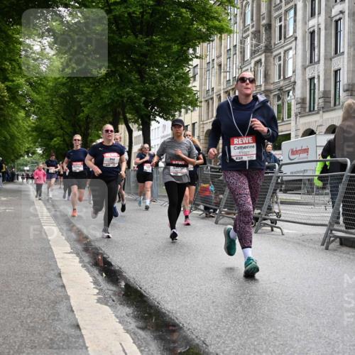 14.06.2026 - REWE Women's Run J. Mangold http://msf.ph/oto/9752398 14.06.2026 10:07:28 Ziel 10126, 10164, 10194, 10237, 10852, 11021, 11062, 11098, 11099, 11496 meine-sportfotos.de