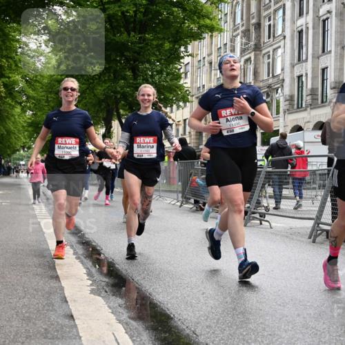 14.06.2026 - REWE Women's Run J. Mangold http://msf.ph/oto/9752425 14.06.2026 10:07:31 Ziel 10126, 10164, 10194, 10237, 10350, 10414, 10685, 10852, 11021, 11033, 11062, 11063, 11098, 11099, 11156, 11496 meine-sportfotos.de