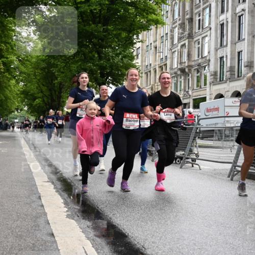 14.06.2026 - REWE Women's Run J. Mangold http://msf.ph/oto/9752460 14.06.2026 10:07:35 Ziel 10126, 10164, 10237, 10350, 10414, 10685, 10852, 11033, 11063, 11098, 11099, 11156, 11496 meine-sportfotos.de