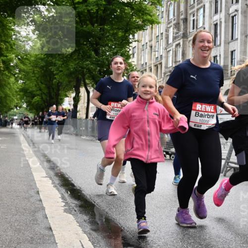 14.06.2026 - REWE Women's Run J. Mangold http://msf.ph/oto/9752468 14.06.2026 10:07:36 Ziel 10126, 10164, 10213, 10350, 10414, 10685, 10852, 11033, 11063, 11073, 11098, 11099, 11156 meine-sportfotos.de