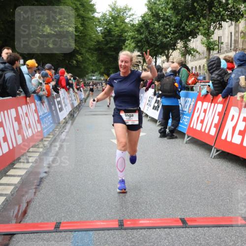 14.06.2026 - REWE Women's Run Strokosch-Dieckow http://msf.ph/oto/9752536 14.06.2026 09:49:33 Ziel 10991, 11360 meine-sportfotos.de