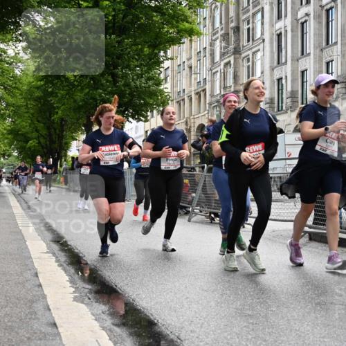 14.06.2026 - REWE Women's Run J. Mangold http://msf.ph/oto/9752540 14.06.2026 10:07:51 Ziel 10353, 10371, 10723, 10739, 10743, 11145, 11376, 11393 meine-sportfotos.de