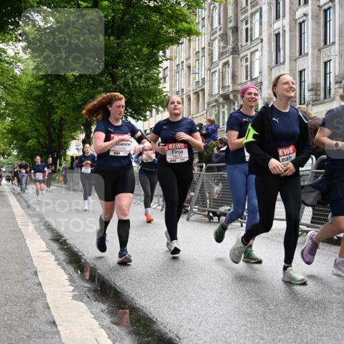 14.06.2026 - REWE Women's Run J. Mangold http://msf.ph/oto/9752542 14.06.2026 10:07:51 Ziel 10353, 10371, 10723, 10739, 10743, 11145, 11376, 11393 meine-sportfotos.de