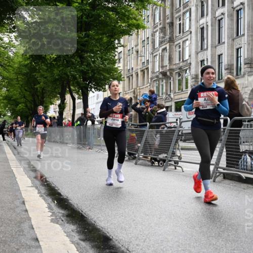 14.06.2026 - REWE Women's Run J. Mangold http://msf.ph/oto/9752563 14.06.2026 10:07:54 Ziel 10353, 10371, 10723, 10739, 10743, 11145, 11376, 11393 meine-sportfotos.de