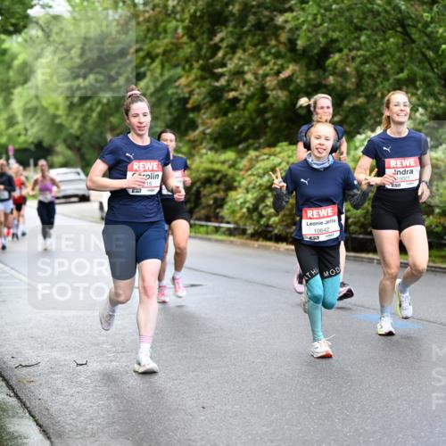14.06.2026 - REWE Women's Run Dr. Thomas Lammeyer http://msf.ph/oto/9752565 14.06.2026 09:15:30 Laufen 51, 15, 10642, 10021, 11360 meine-sportfotos.de