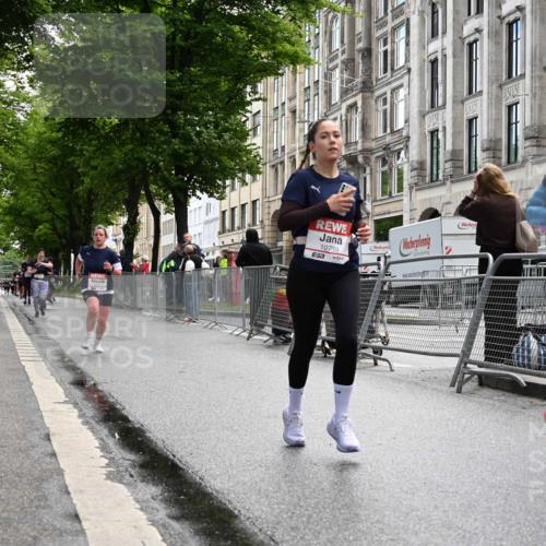 14.06.2026 - REWE Women's Run J. Mangold http://msf.ph/oto/9752571 14.06.2026 10:07:54 Ziel 10353, 10371, 10723, 10739, 10743, 11145, 11376, 11393 meine-sportfotos.de