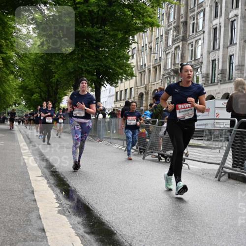 14.06.2026 - REWE Women's Run J. Mangold http://msf.ph/oto/9752587 14.06.2026 10:08:01 Ziel 10371, 10574, 10578, 11525 meine-sportfotos.de