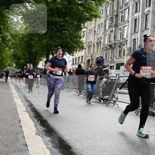 14.06.2026 - REWE Women's Run J. Mangold http://msf.ph/oto/9752592 14.06.2026 10:08:02 Ziel 10574, 10578, 10582, 11525 meine-sportfotos.de