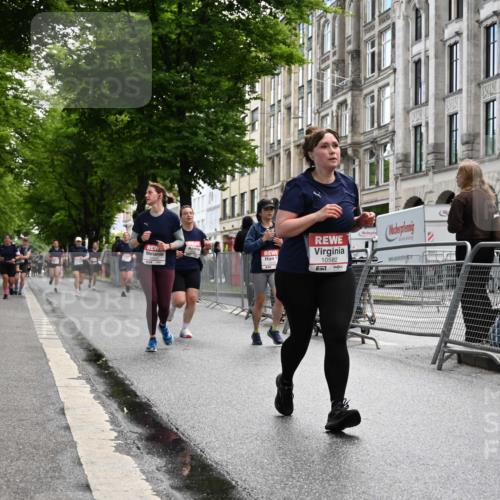 14.06.2026 - REWE Women's Run J. Mangold http://msf.ph/oto/9752621 14.06.2026 10:08:07 Ziel 10504, 10574, 10582, 10760, 10764, 11525 meine-sportfotos.de