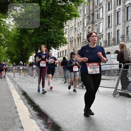14.06.2026 - REWE Women's Run J. Mangold http://msf.ph/oto/9752623 14.06.2026 10:08:07 Ziel 10504, 10574, 10582, 10760, 10764, 11525 meine-sportfotos.de