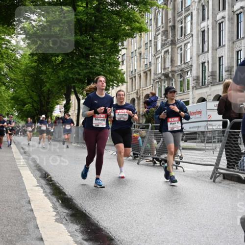 14.06.2026 - REWE Women's Run J. Mangold http://msf.ph/oto/9752628 14.06.2026 10:08:08 Ziel 10504, 10574, 10582, 10760, 10764, 11200 meine-sportfotos.de