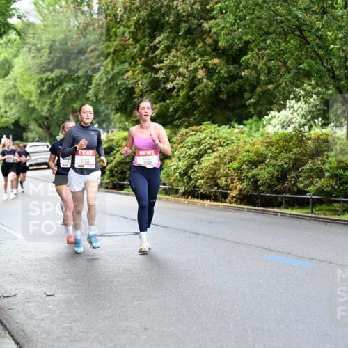 14.06.2026 - REWE Women's Run Dr. Thomas Lammeyer http://msf.ph/oto/9752639 14.06.2026 09:15:35 Laufen 1069, 11530, 11529 meine-sportfotos.de