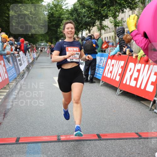14.06.2026 - REWE Women's Run Strokosch-Dieckow http://msf.ph/oto/9752643 14.06.2026 09:49:25 Ziel 10741, 11360 meine-sportfotos.de