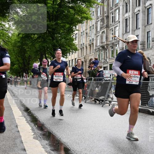 14.06.2026 - REWE Women's Run J. Mangold http://msf.ph/oto/9752660 14.06.2026 10:08:15 Ziel 10022, 10766, 10963, 11176, 11200 meine-sportfotos.de