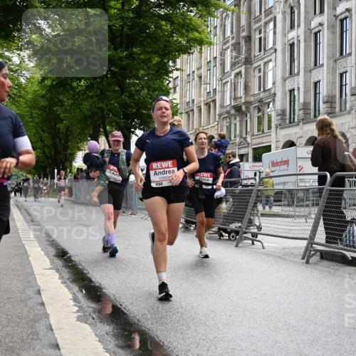 14.06.2026 - REWE Women's Run J. Mangold http://msf.ph/oto/9752664 14.06.2026 10:08:15 Ziel 10022, 10766, 10963, 11176, 11200 meine-sportfotos.de