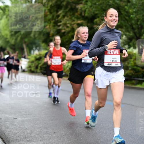 14.06.2026 - REWE Women's Run Dr. Thomas Lammeyer http://msf.ph/oto/9752673 14.06.2026 09:15:37 Laufen 11530, 11529 meine-sportfotos.de