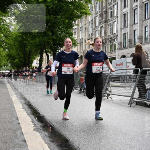 14.06.2026 - REWE Women's Run J. Mangold http://msf.ph/oto/9752695 14.06.2026 10:08:26 Ziel 10114, 10361, 10846, 11071 meine-sportfotos.de