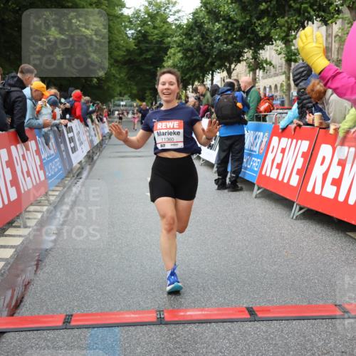 14.06.2026 - REWE Women's Run Strokosch-Dieckow http://msf.ph/oto/9752701 14.06.2026 09:49:25 Ziel 10741, 11360 meine-sportfotos.de