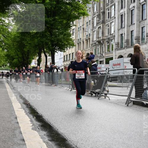 14.06.2026 - REWE Women's Run J. Mangold http://msf.ph/oto/9752708 14.06.2026 10:08:27 Ziel 10114, 10361, 10846, 11071 meine-sportfotos.de