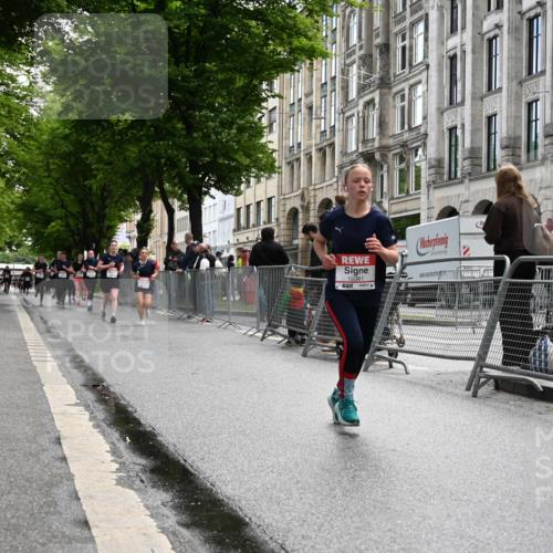 14.06.2026 - REWE Women's Run J. Mangold http://msf.ph/oto/9752712 14.06.2026 10:08:28 Ziel 10114, 10361, 10846, 11071 meine-sportfotos.de