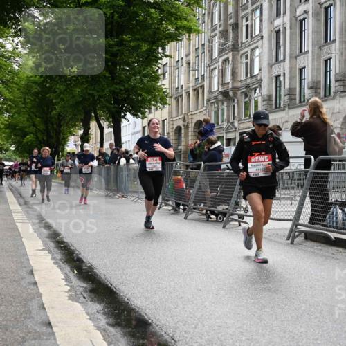 14.06.2026 - REWE Women's Run J. Mangold http://msf.ph/oto/9752776 14.06.2026 10:08:44 Ziel 10248, 10751, 10884, 11153, 11159, 11219, 11455, 11489 meine-sportfotos.de