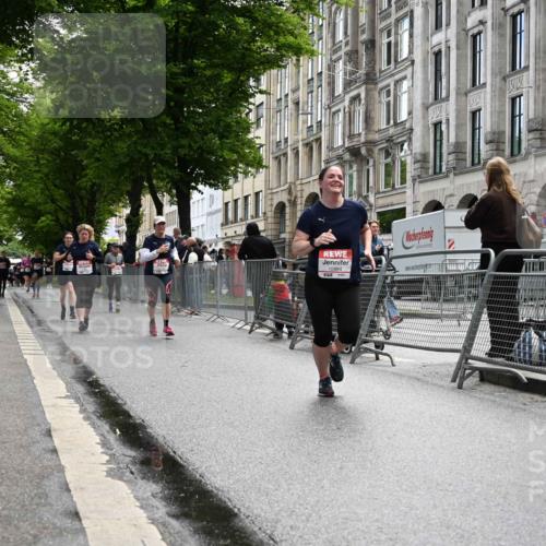 14.06.2026 - REWE Women's Run J. Mangold http://msf.ph/oto/9752783 14.06.2026 10:08:45 Ziel 10248, 10751, 10884, 11153, 11159, 11455, 11489 meine-sportfotos.de