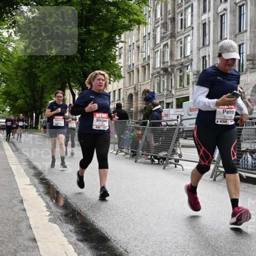 14.06.2026 - REWE Women's Run J. Mangold http://msf.ph/oto/9752791 14.06.2026 10:08:48 Ziel 10712, 10751, 10884, 11153, 11455, 11489 meine-sportfotos.de