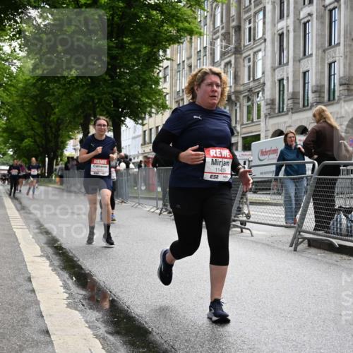 14.06.2026 - REWE Women's Run J. Mangold http://msf.ph/oto/9752798 14.06.2026 10:08:49 Ziel 10712, 10751, 10884, 11153, 11455, 11489 meine-sportfotos.de
