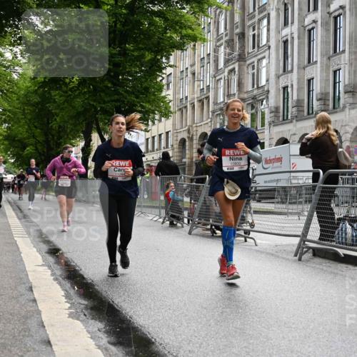 14.06.2026 - REWE Women's Run J. Mangold http://msf.ph/oto/9752821 14.06.2026 10:08:58 Ziel 10383, 10800, 11057, 11284 meine-sportfotos.de