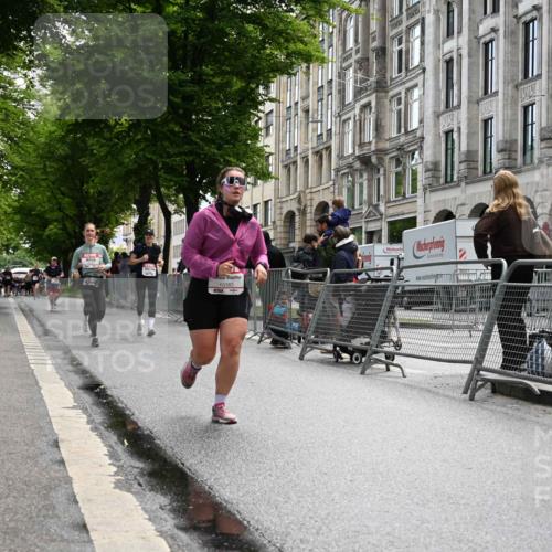 14.06.2026 - REWE Women's Run J. Mangold http://msf.ph/oto/9752835 14.06.2026 10:09:01 Ziel 10288, 10382, 10383, 10800, 11057, 11284 meine-sportfotos.de
