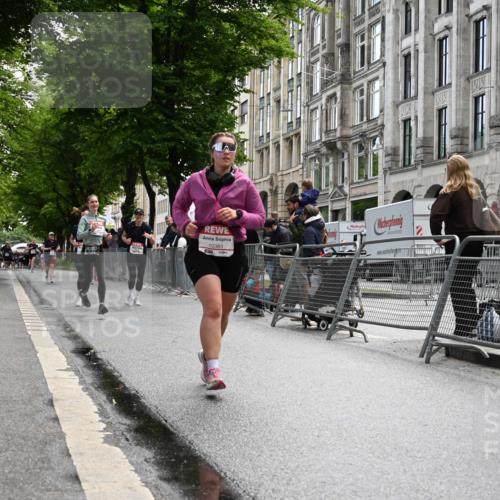 14.06.2026 - REWE Women's Run J. Mangold http://msf.ph/oto/9752838 14.06.2026 10:09:01 Ziel 10288, 10382, 10383, 10800, 11057, 11284 meine-sportfotos.de