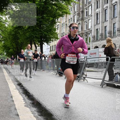 14.06.2026 - REWE Women's Run J. Mangold http://msf.ph/oto/9752845 14.06.2026 10:09:02 Ziel 10288, 10382, 10383, 10800, 11057, 11284 meine-sportfotos.de