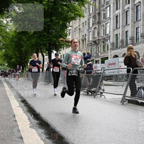 14.06.2026 - REWE Women's Run J. Mangold http://msf.ph/oto/9752853 14.06.2026 10:09:03 Ziel 10288, 10382, 10383, 10800, 11057, 11284 meine-sportfotos.de