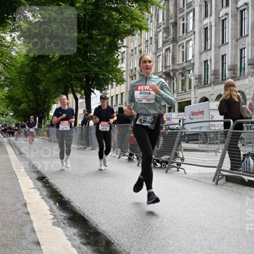 14.06.2026 - REWE Women's Run J. Mangold http://msf.ph/oto/9752855 14.06.2026 10:09:03 Ziel 10288, 10382, 10383, 10800, 11057, 11284 meine-sportfotos.de