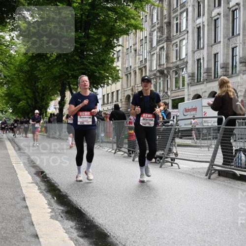 14.06.2026 - REWE Women's Run J. Mangold http://msf.ph/oto/9752869 14.06.2026 10:09:05 Ziel 10288, 10360, 10382, 10383, 11057 meine-sportfotos.de