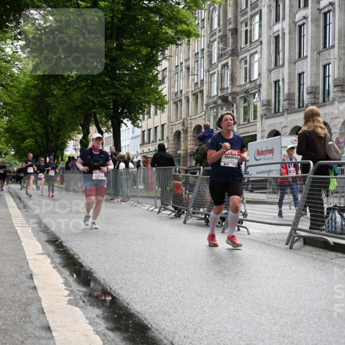 14.06.2026 - REWE Women's Run J. Mangold http://msf.ph/oto/9752895 14.06.2026 10:09:09 Ziel 10047, 10288, 10360, 10382 meine-sportfotos.de