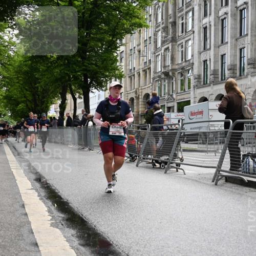 14.06.2026 - REWE Women's Run J. Mangold http://msf.ph/oto/9752907 14.06.2026 10:09:11 Ziel 10047, 10360, 10382, 10977, 11431 meine-sportfotos.de