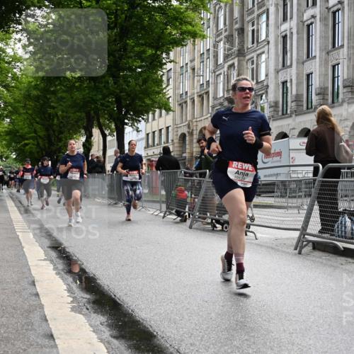 14.06.2026 - REWE Women's Run J. Mangold http://msf.ph/oto/9752949 14.06.2026 10:09:18 Ziel 10139, 10208, 10417, 10928, 10977, 11083, 11169, 11431 meine-sportfotos.de