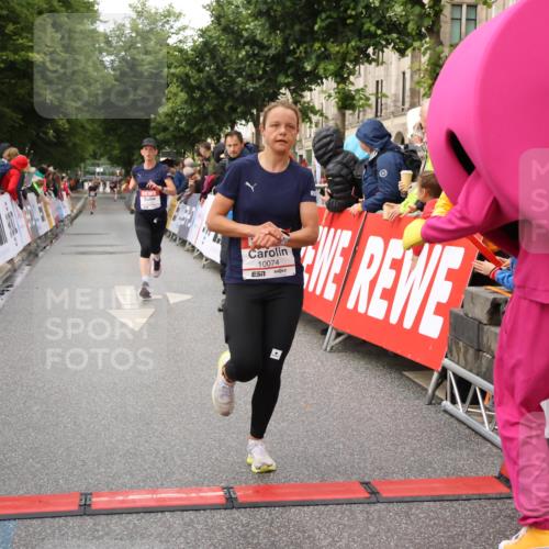 14.06.2026 - REWE Women's Run Strokosch-Dieckow http://msf.ph/oto/9752979 14.06.2026 09:49:06 Ziel 10074, 10095, 10106, 10233 meine-sportfotos.de