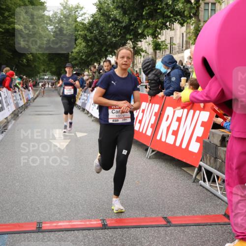 14.06.2026 - REWE Women's Run Strokosch-Dieckow http://msf.ph/oto/9752992 14.06.2026 09:49:06 Ziel 10074, 10095, 10106, 10233 meine-sportfotos.de