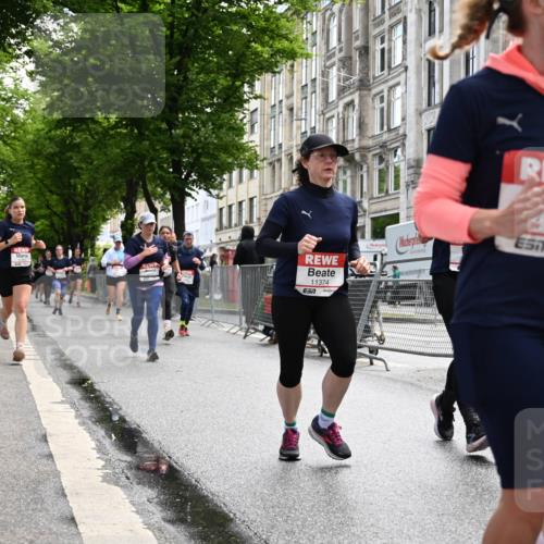14.06.2026 - REWE Women's Run J. Mangold http://msf.ph/oto/9752995 14.06.2026 10:09:25 Ziel 10208, 10379, 10417, 10641, 10725, 10862, 10889, 10928, 11083, 11177, 11374 meine-sportfotos.de