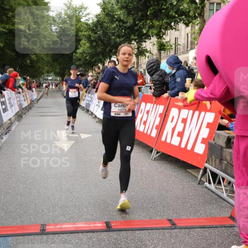 14.06.2026 - REWE Women's Run Strokosch-Dieckow http://msf.ph/oto/9753003 14.06.2026 09:49:06 Ziel 10074, 10095, 10106, 10233 meine-sportfotos.de